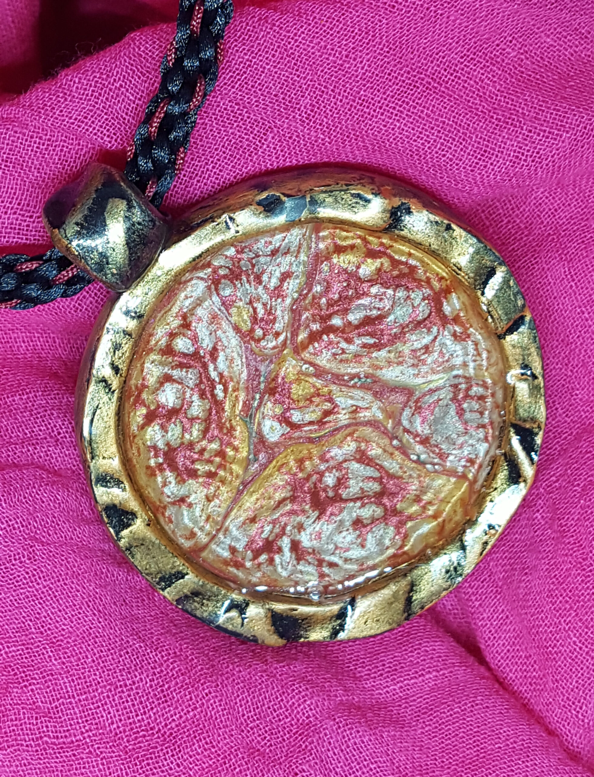 medaillon-gold.jpg